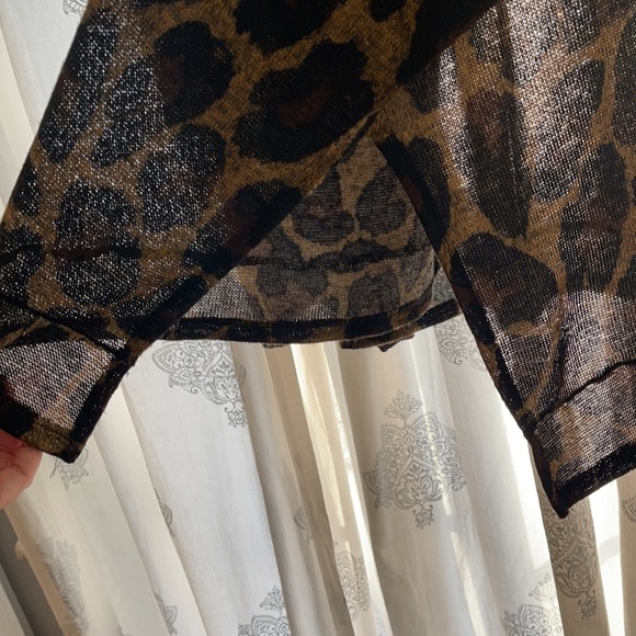 Cheetah sweater - Picture 4 of 4